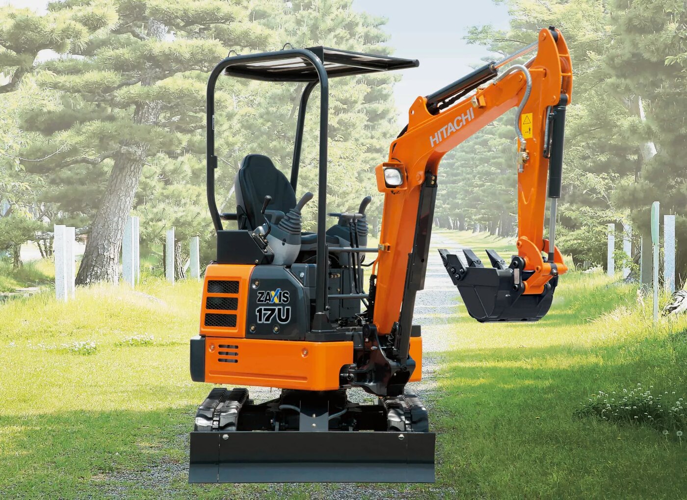 Minikoparka Hitachi w terenie — APPEX