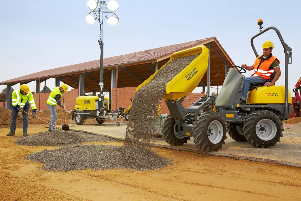 Dumper Wacker Neuson w pracy — APPEX
